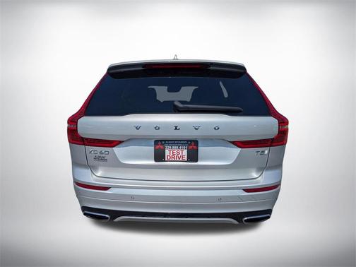 2021 Volvo XC60 T5 R-Design