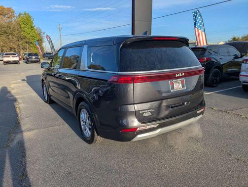 2024 Kia Carnival LX