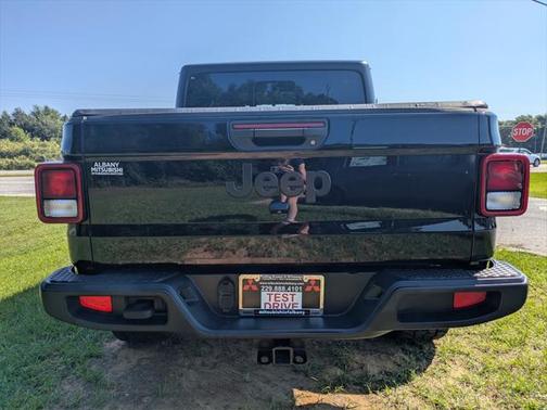2022 Jeep Gladiator Sport S