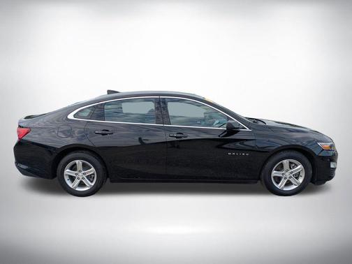 Mosaic Black Metallic 2022 Chevrolet Malibu 1LS