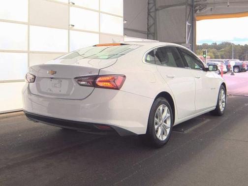 2022 Chevrolet Malibu FWD LT