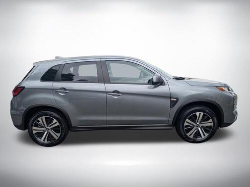 Mercury Gray Metallic 2026 Mitsubishi Outlander Sport 2.0 ES