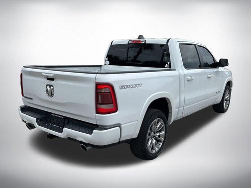 Bright White Clearcoat 2022 RAM 1500 Laramie