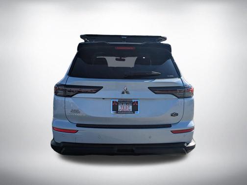 White Diamond With Black Roof 2026 Mitsubishi Outlander Trail Edition S-AWC