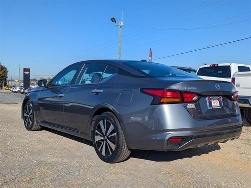 2021 Nissan Altima 2.5 SV
