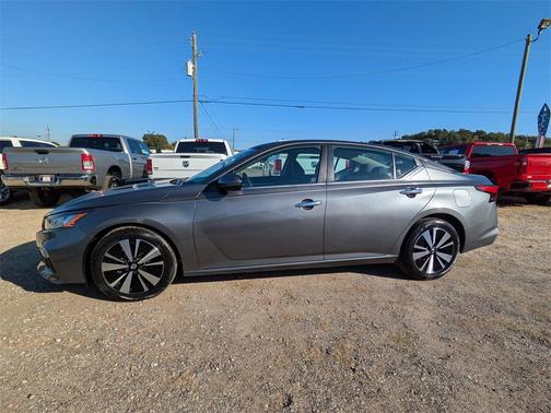 2021 Nissan Altima 2.5 SV