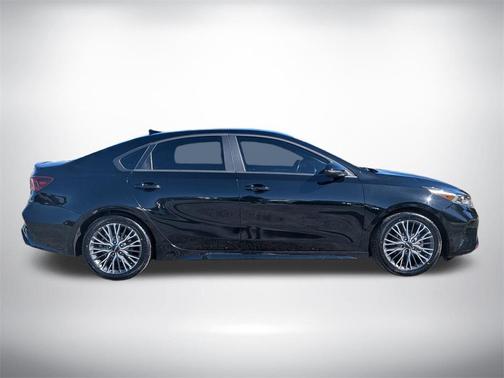 Aurora Black 2024 Kia Forte GT-Line
