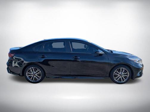 Aurora Black 2024 Kia Forte GT-Line