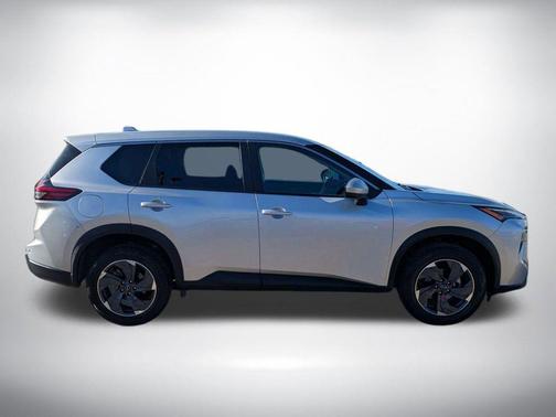 Brilliant Silver Metallic 2024 Nissan Rogue SV