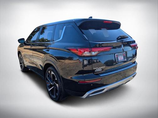 2022 Mitsubishi Outlander Black Edition 2WD