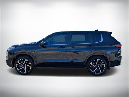2022 Mitsubishi Outlander Black Edition 2WD
