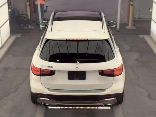 White 2023 Mercedes-Benz GLB 250 Base