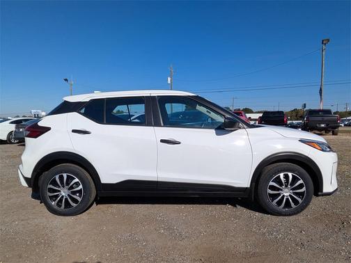 2024 Nissan Kicks S