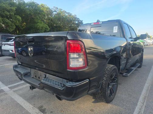 Diamond Black Crystal Pearlcoat 2022 RAM 1500 Big Horn/Lone Star