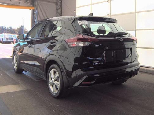 2023 Nissan Kicks S