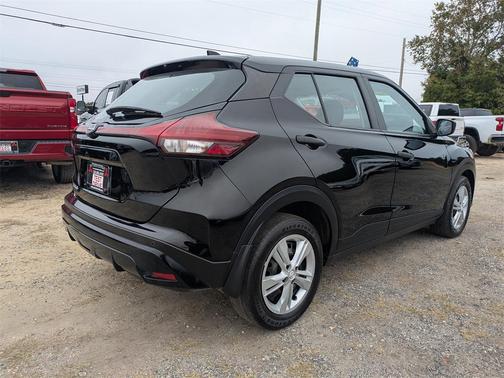 2023 Nissan Kicks S