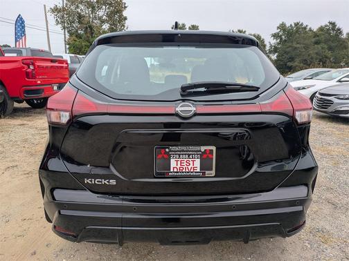 2023 Nissan Kicks S
