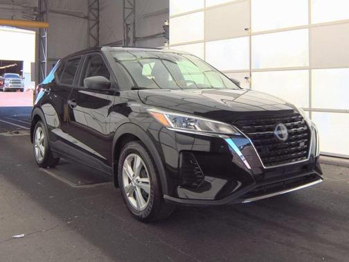 2023 Nissan Kicks S
