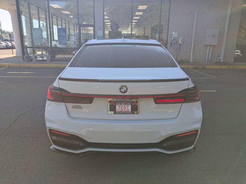 Alpine White 2021 BMW 740 740i