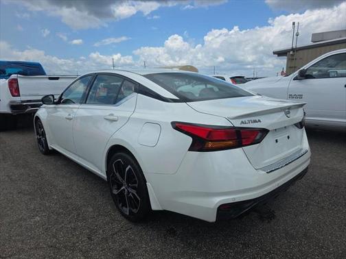 2023 Nissan Altima SR FWD