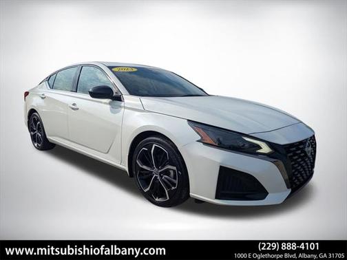 2023 Nissan Altima SR FWD