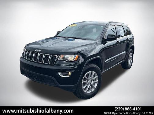Diamond Black Crystal Pearlcoat 2021 Jeep Grand Cherokee Laredo