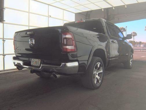 Diamond Black Crystal Pearlcoat 2019 RAM 1500 Laramie