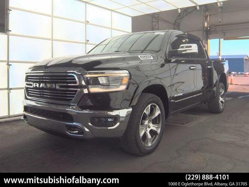 Diamond Black Crystal Pearlcoat 2019 RAM 1500 Laramie