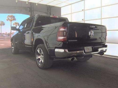 Diamond Black Crystal Pearlcoat 2019 RAM 1500 Laramie