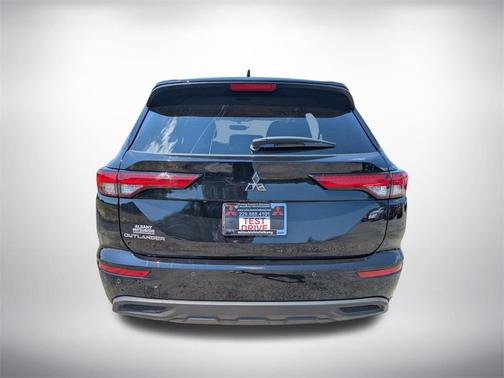 2024 Mitsubishi Outlander ES 2.5 2WD