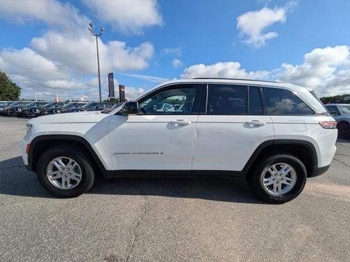2023 Jeep Grand Cherokee Laredo