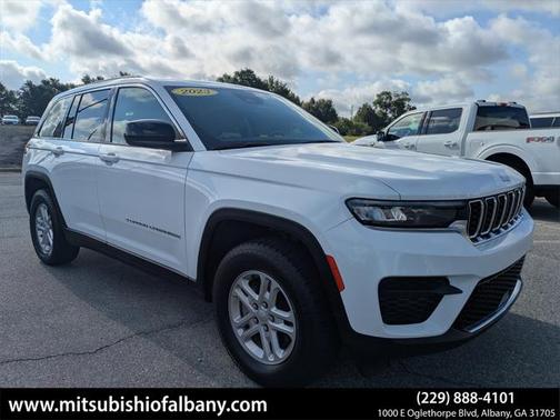 2023 Jeep Grand Cherokee Laredo