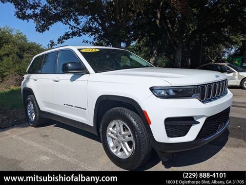 2023 Jeep Grand Cherokee Laredo