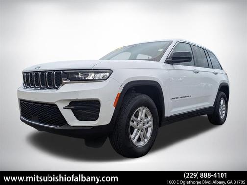 2023 Jeep Grand Cherokee Laredo