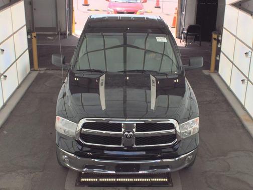 Diamond Black Crystal Pearlcoat 2021 RAM 1500 Tradesman