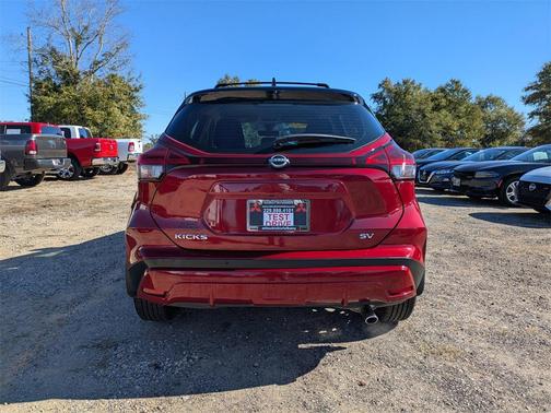 2023 Nissan Kicks SV
