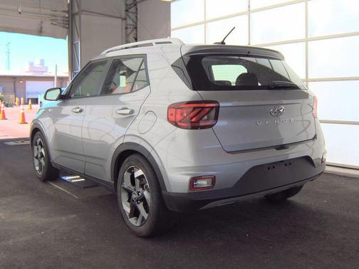 Shimmering Silver 2025 Hyundai VENUE SEL