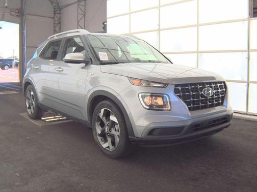 Shimmering Silver 2025 Hyundai VENUE SEL