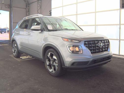 Shimmering Silver 2025 Hyundai VENUE SEL