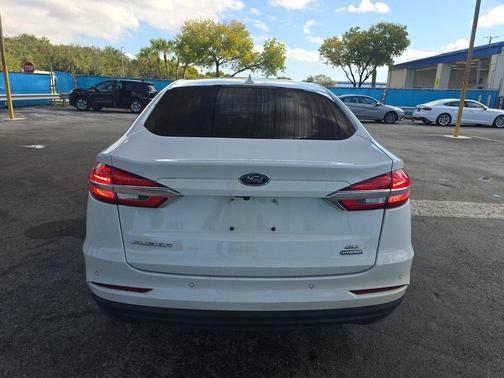 2020 Ford Fusion Hybrid SE