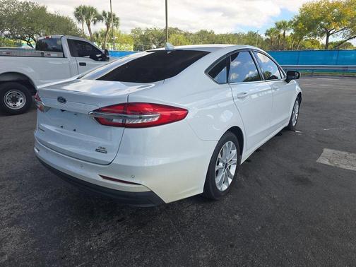 2020 Ford Fusion Hybrid SE