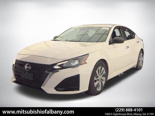 Glacier White 2024 Nissan Altima S FWD