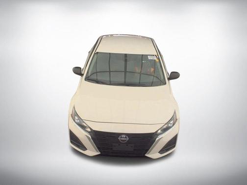 Glacier White 2024 Nissan Altima S FWD