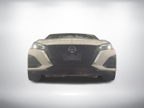 Glacier White 2024 Nissan Altima S FWD