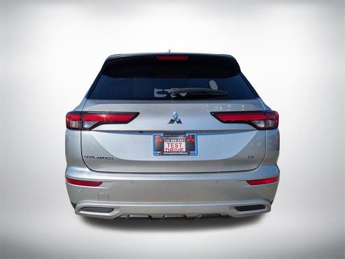 2024 Mitsubishi Outlander SE 2.5 2WD