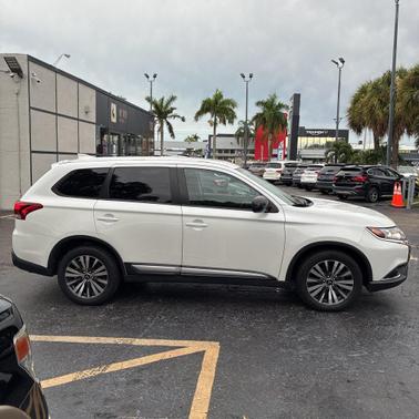 2020 Mitsubishi Outlander ES