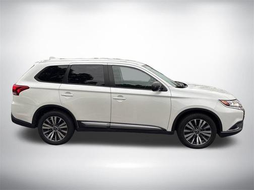 2020 Mitsubishi Outlander ES