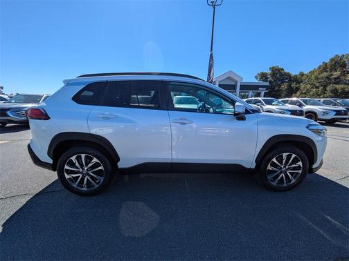 2022 Toyota Corolla Cross XLE