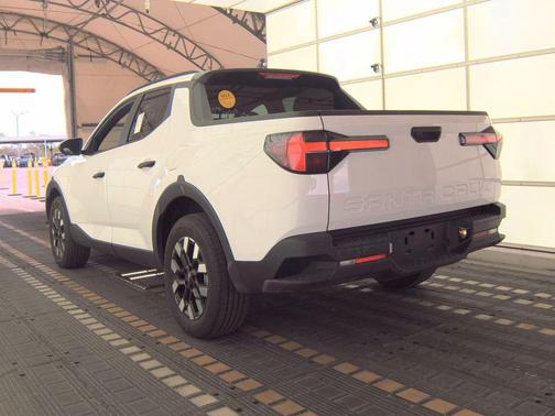 Atlas White 2025 Hyundai SANTA CRUZ SEL