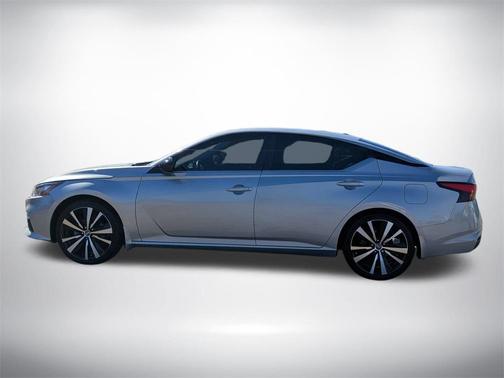 2022 Nissan Altima SR FWD